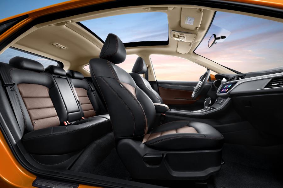  Emgrand GS Sport 2016 года  (фото 4 из 17)
